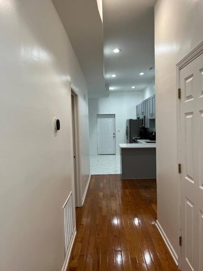 Adorable 2 Bedroom Apartment With Free Street Parking Chicago Exterior foto