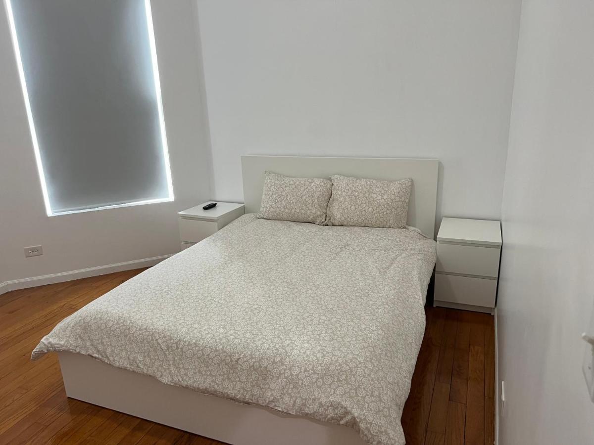 Adorable 2 Bedroom Apartment With Free Street Parking Chicago Exterior foto