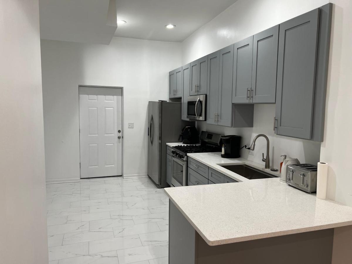 Adorable 2 Bedroom Apartment With Free Street Parking Chicago Exterior foto